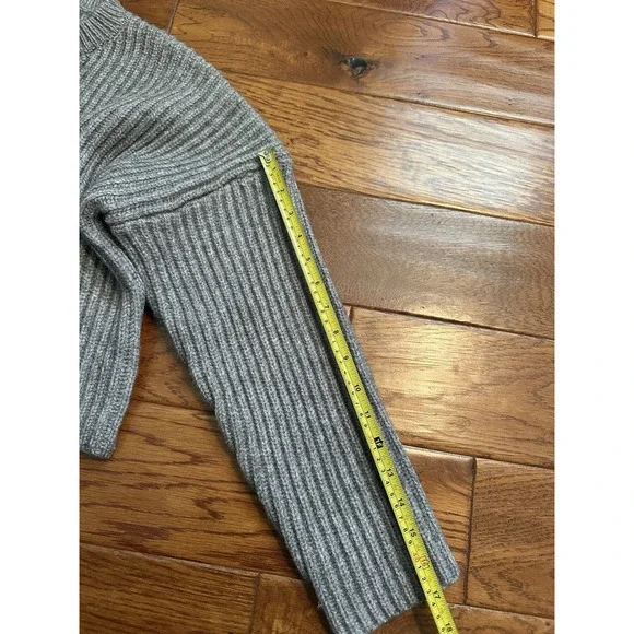 Dee Elly Gray Pullover Sweater Size XS - Picture 9 of 11
